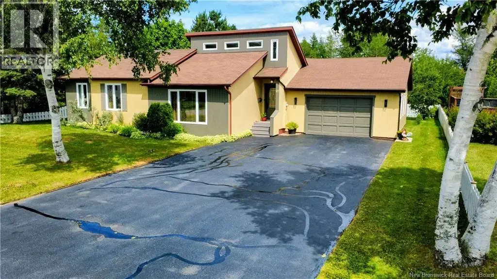 27 Rue Du Bicentenaire Street, Caraquet