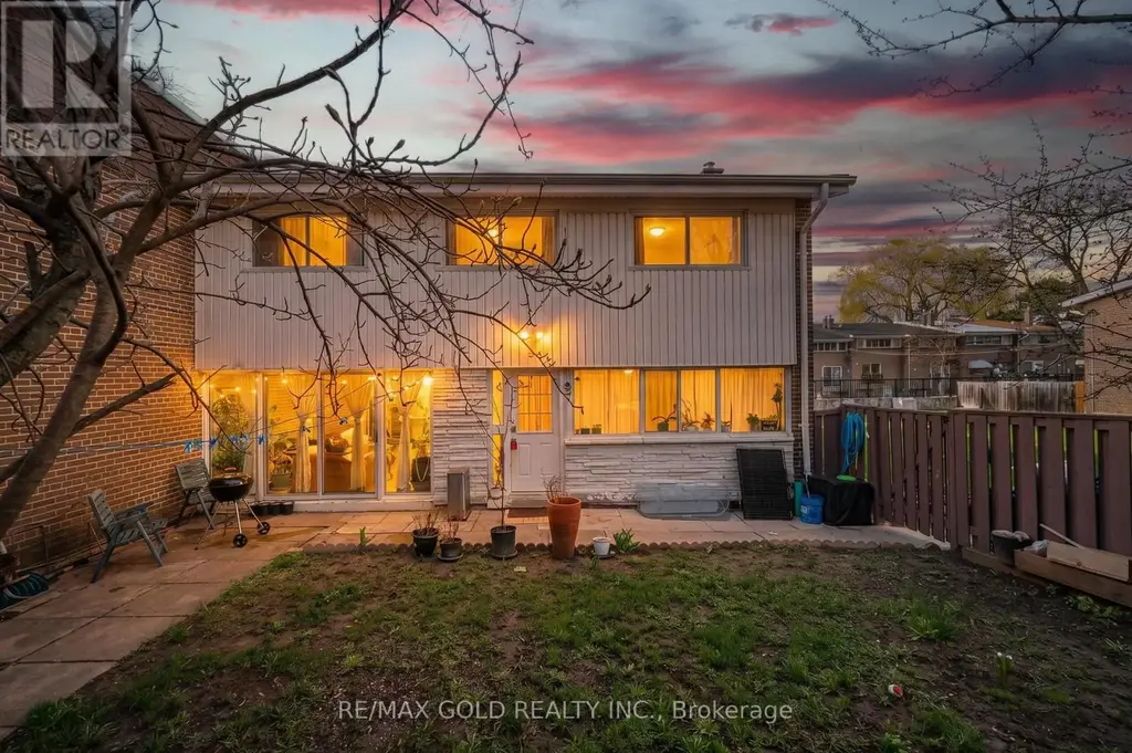 2 - 30 Sentinel Road, Toronto (York University Heights)
