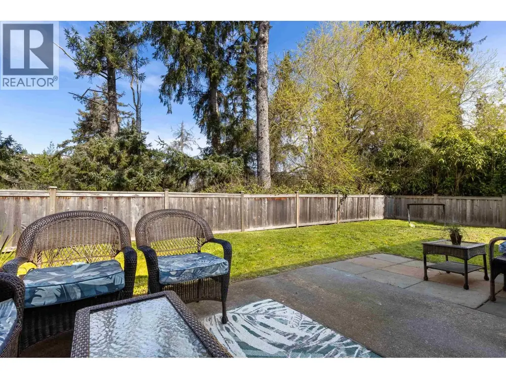 1 5706 Ebbtide Street, Sechelt
