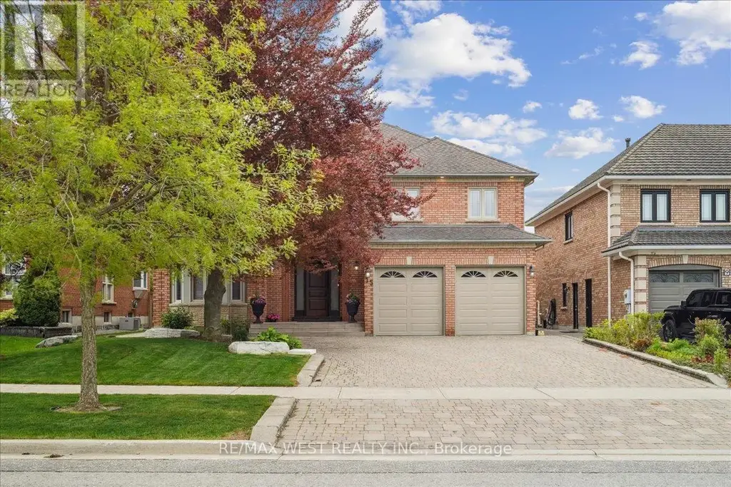 15 Brownlee Avenue, Vaughan (East Woodbridge)