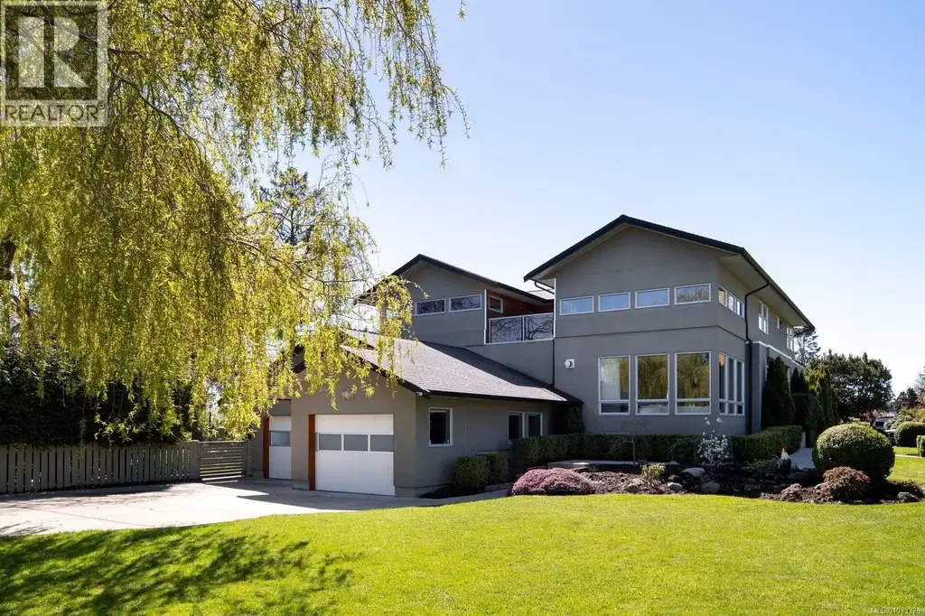2835 Lincoln Rd, Oak Bay