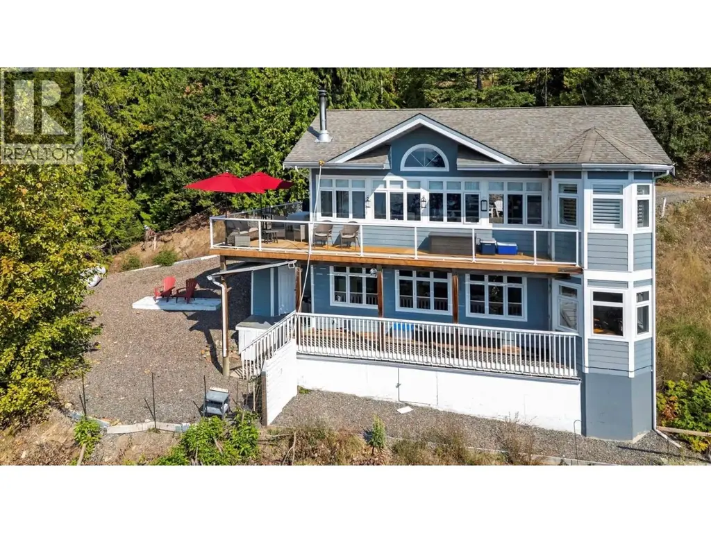 7660 Lichen Road, Anglemont