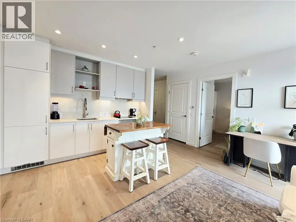 181 King Street S Unit# 1812, Waterloo