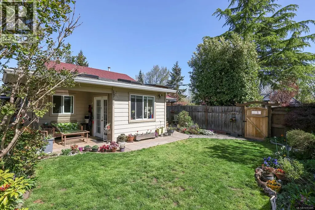 B 226 1st St, Courtenay