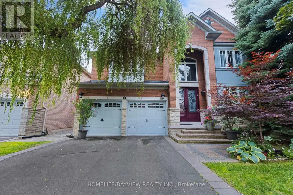 8 Pico Crescent, Vaughan (Beverley Glen)