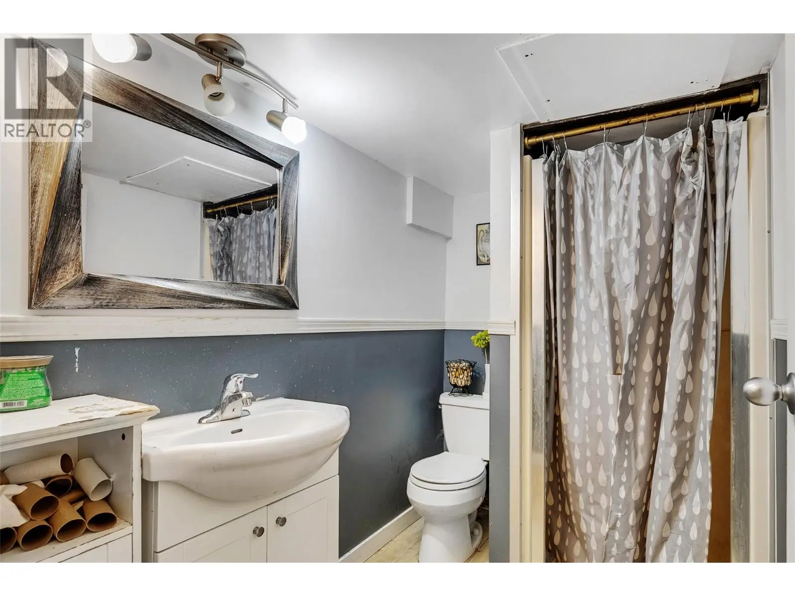 1331 Belaire Avenue. Kelowna, British Columbia
