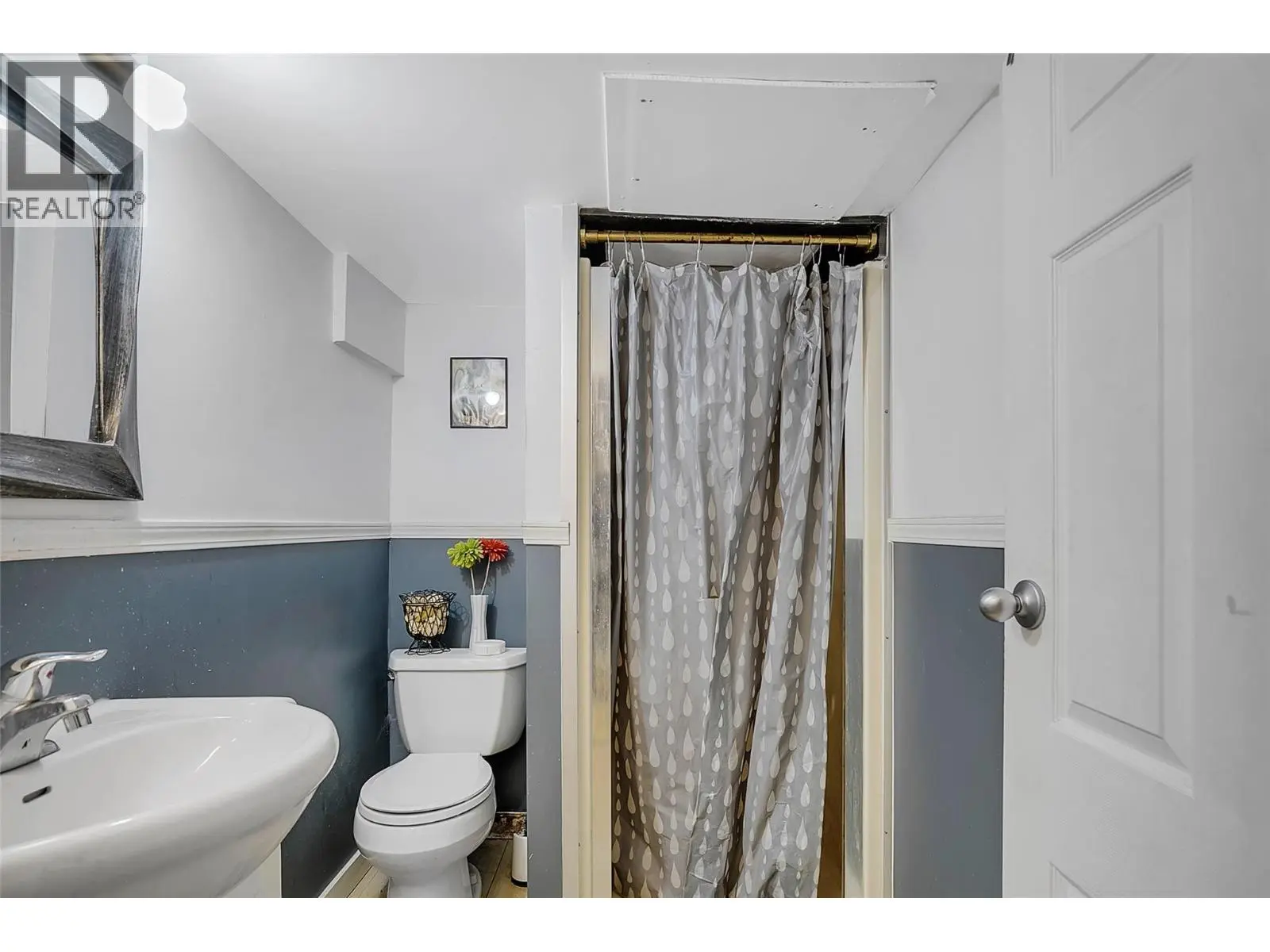 1331 Belaire Avenue. Kelowna, British Columbia