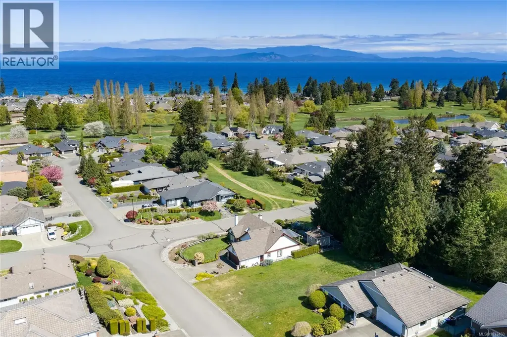 530 Sandwedge Close, Qualicum Beach