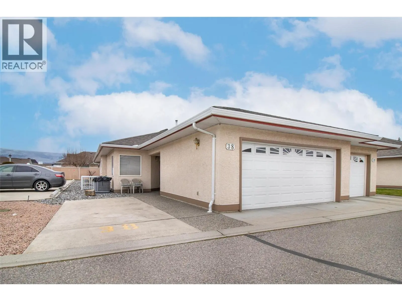 1874 Parkview Crescent Unit# 38. Kelowna, British Columbia