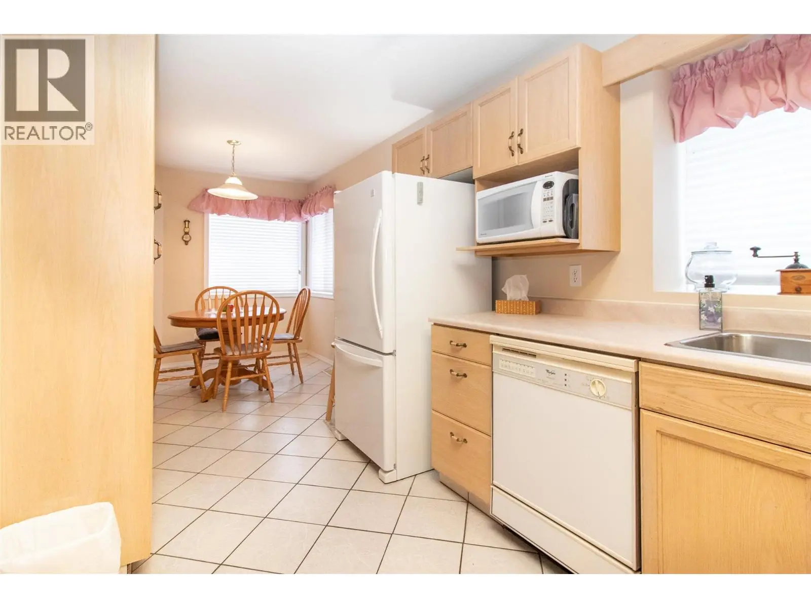 1874 Parkview Crescent Unit# 38. Kelowna, British Columbia
