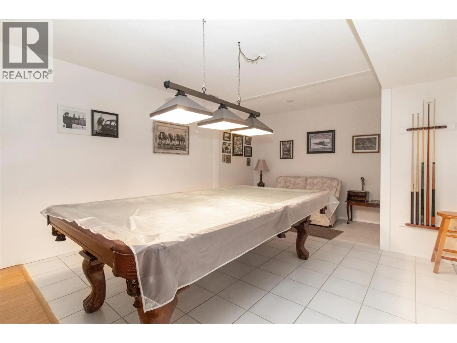1874 Parkview Crescent Unit# 38. Kelowna, British Columbia
