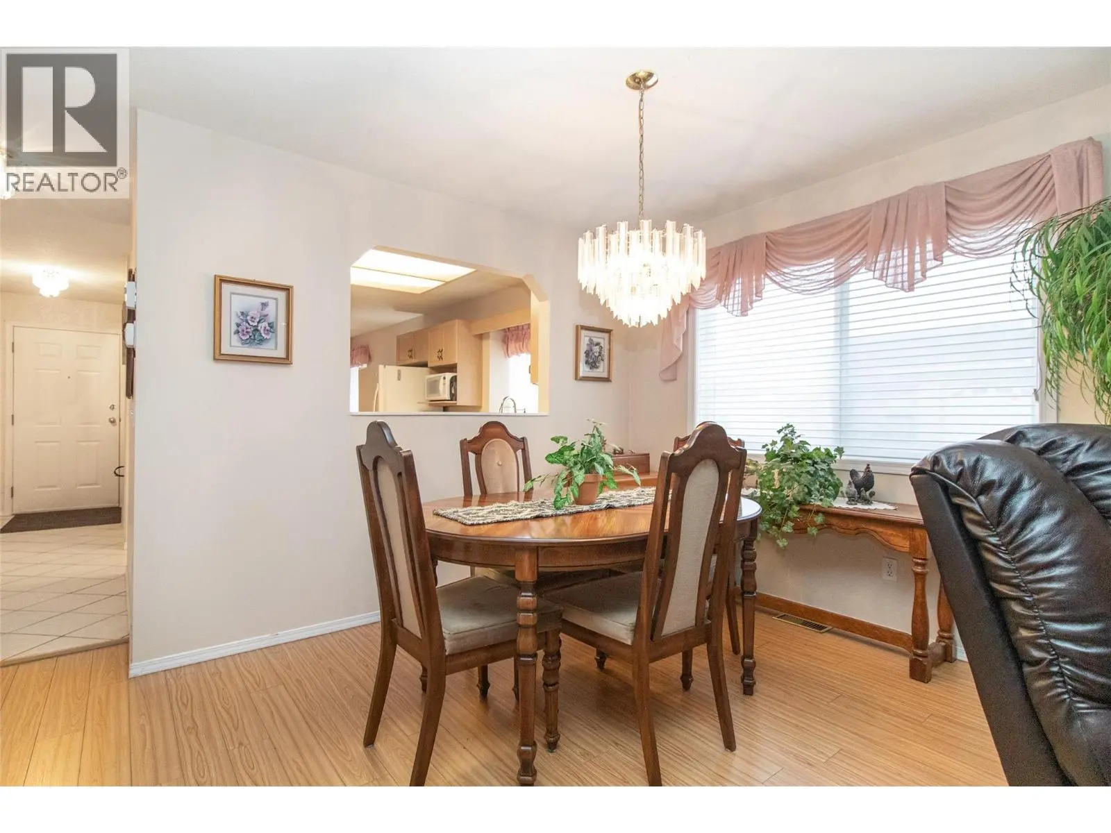 1874 Parkview Crescent Unit# 38. Kelowna, British Columbia