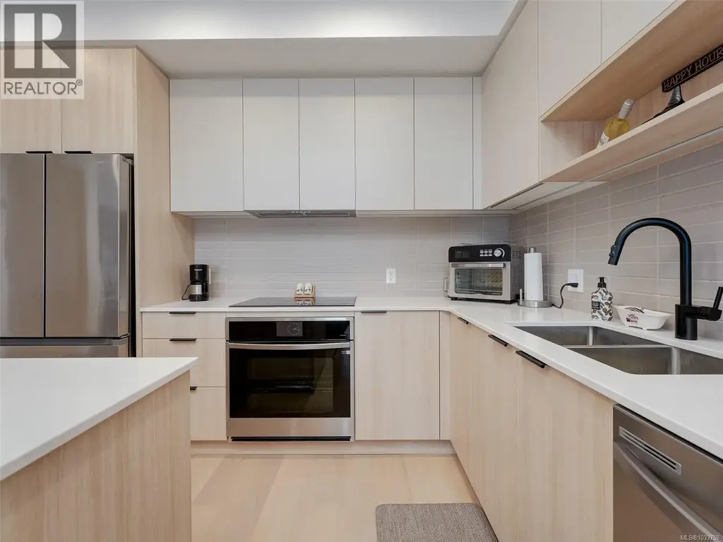 307 3564a Ryder Hesjedal Way, Colwood