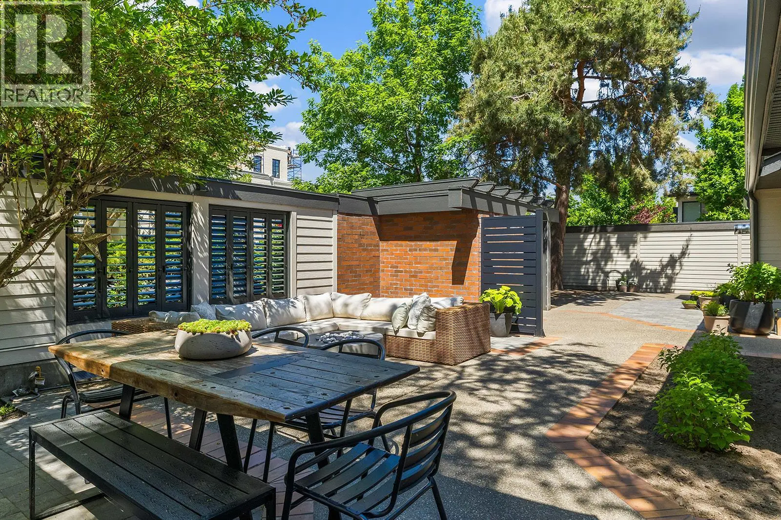 2831 Abbott Street. Kelowna, British Columbia