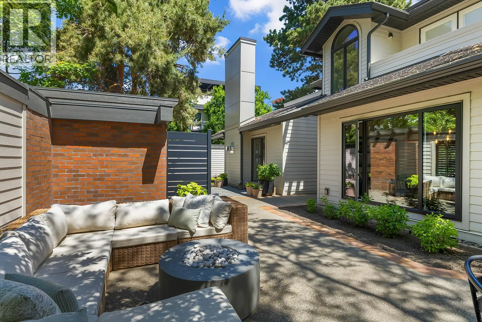 2831 Abbott Street. Kelowna, British Columbia