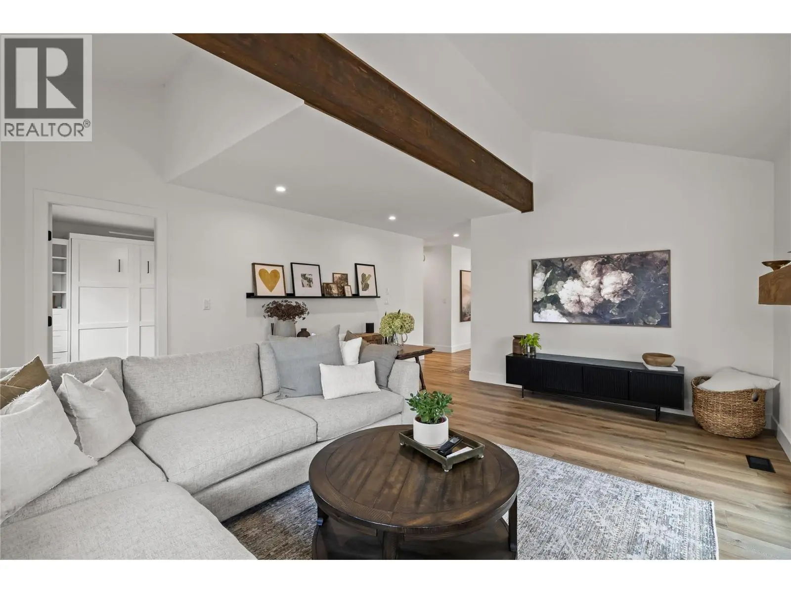 2831 Abbott Street. Kelowna, British Columbia