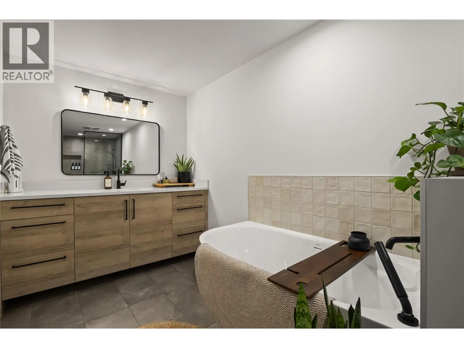 2831 Abbott Street. Kelowna, British Columbia