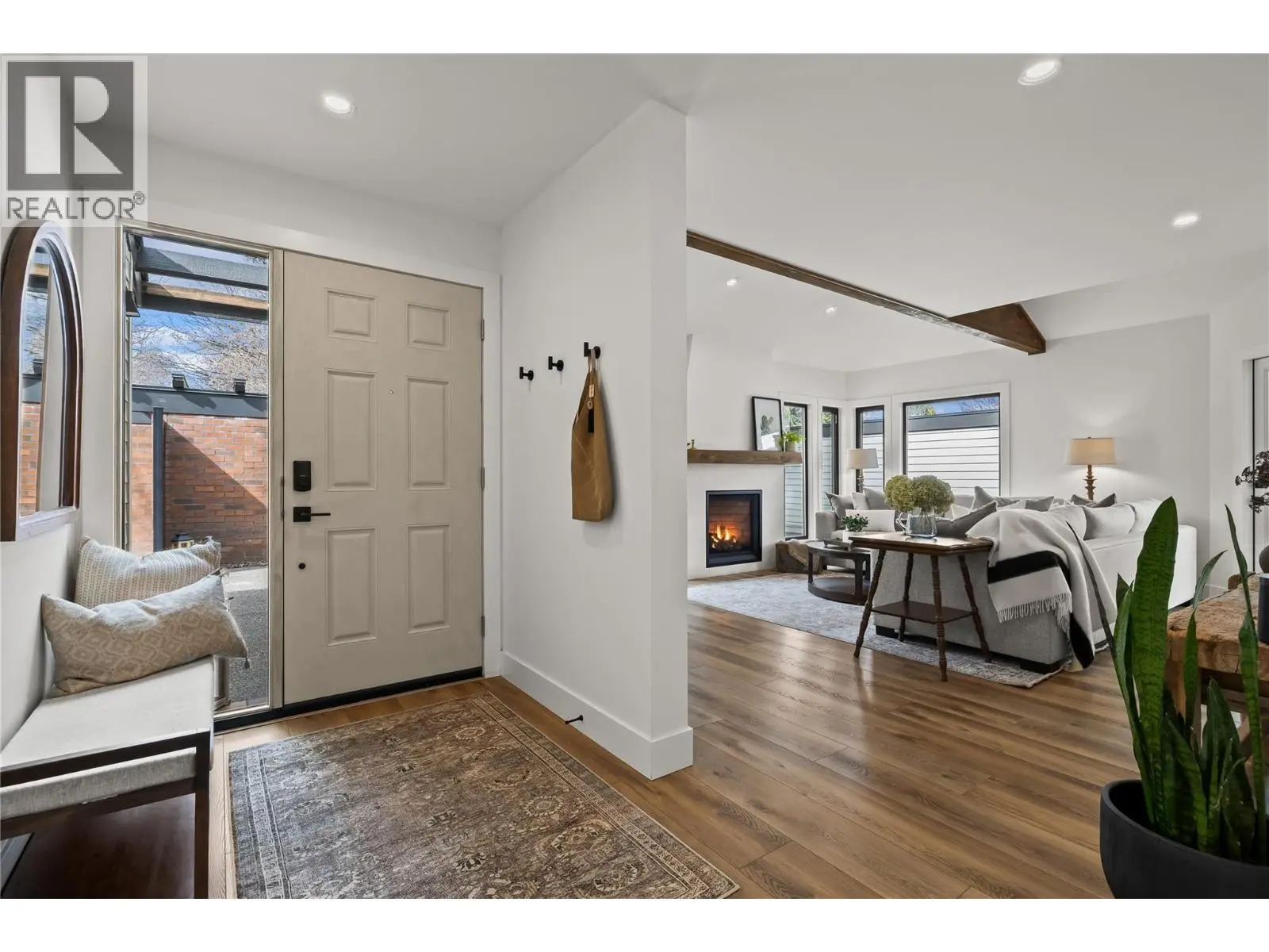 2831 Abbott Street. Kelowna, British Columbia