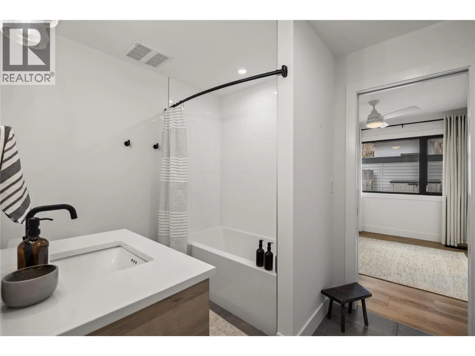 2831 Abbott Street. Kelowna, British Columbia