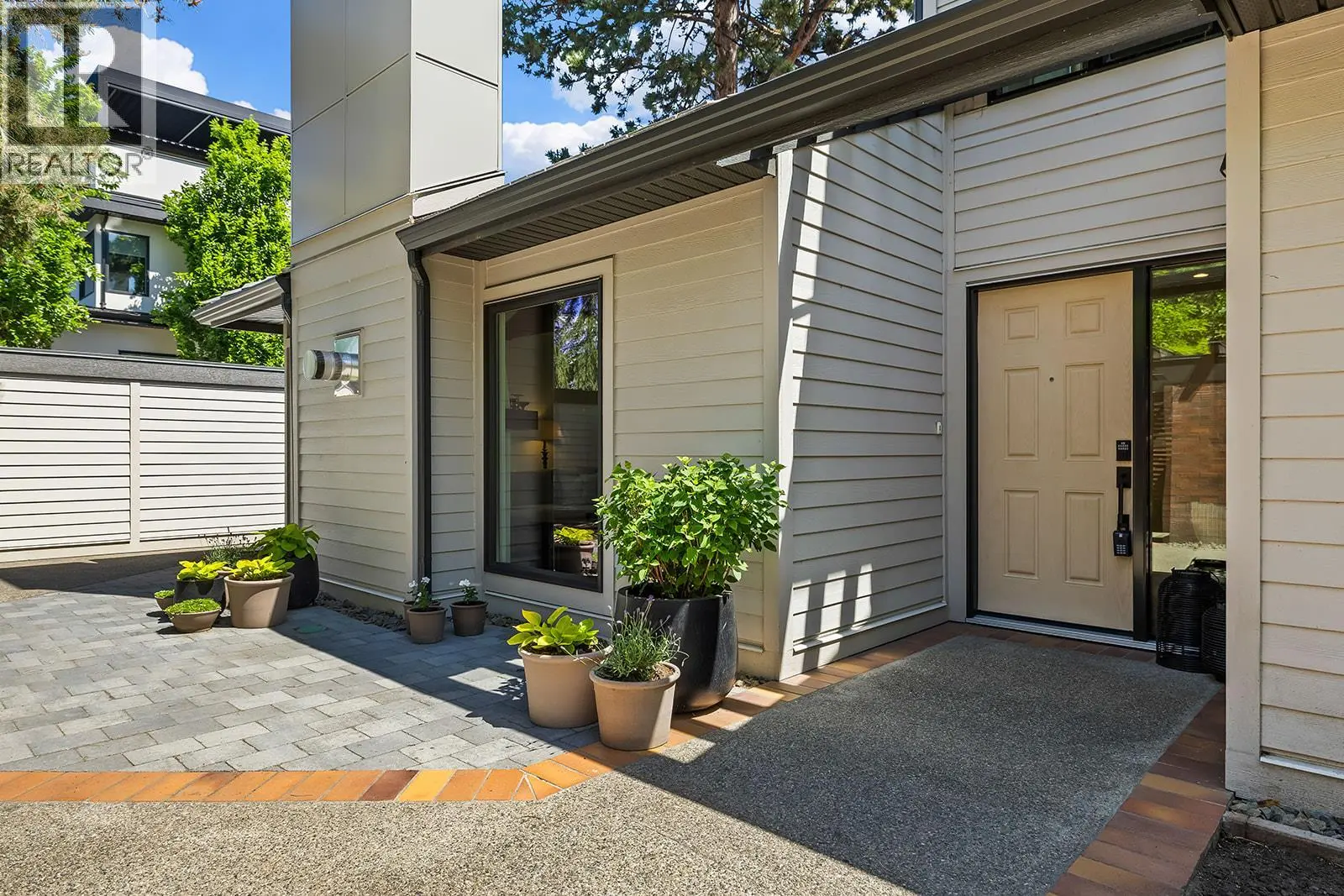 2831 Abbott Street. Kelowna, British Columbia