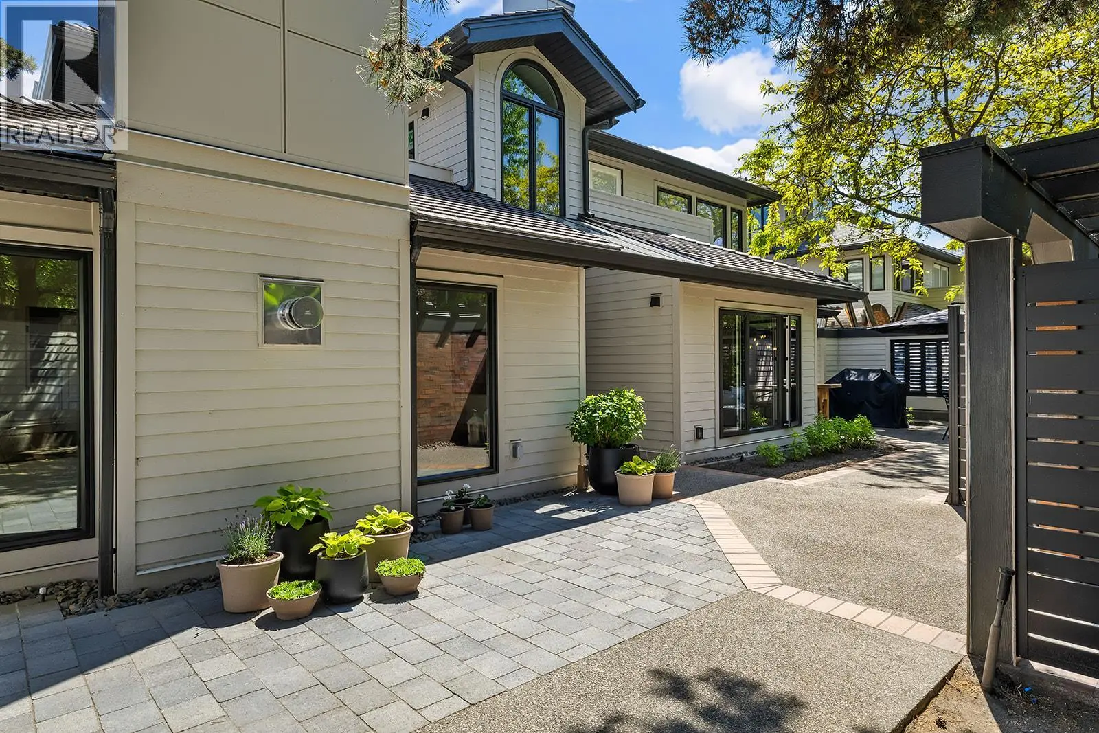 2831 Abbott Street. Kelowna, British Columbia