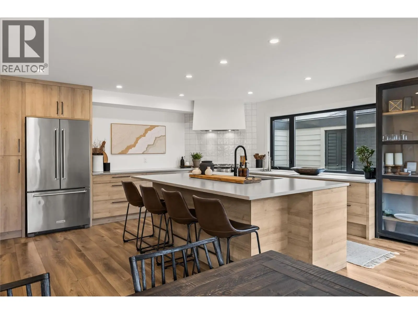 2831 Abbott Street. Kelowna, British Columbia