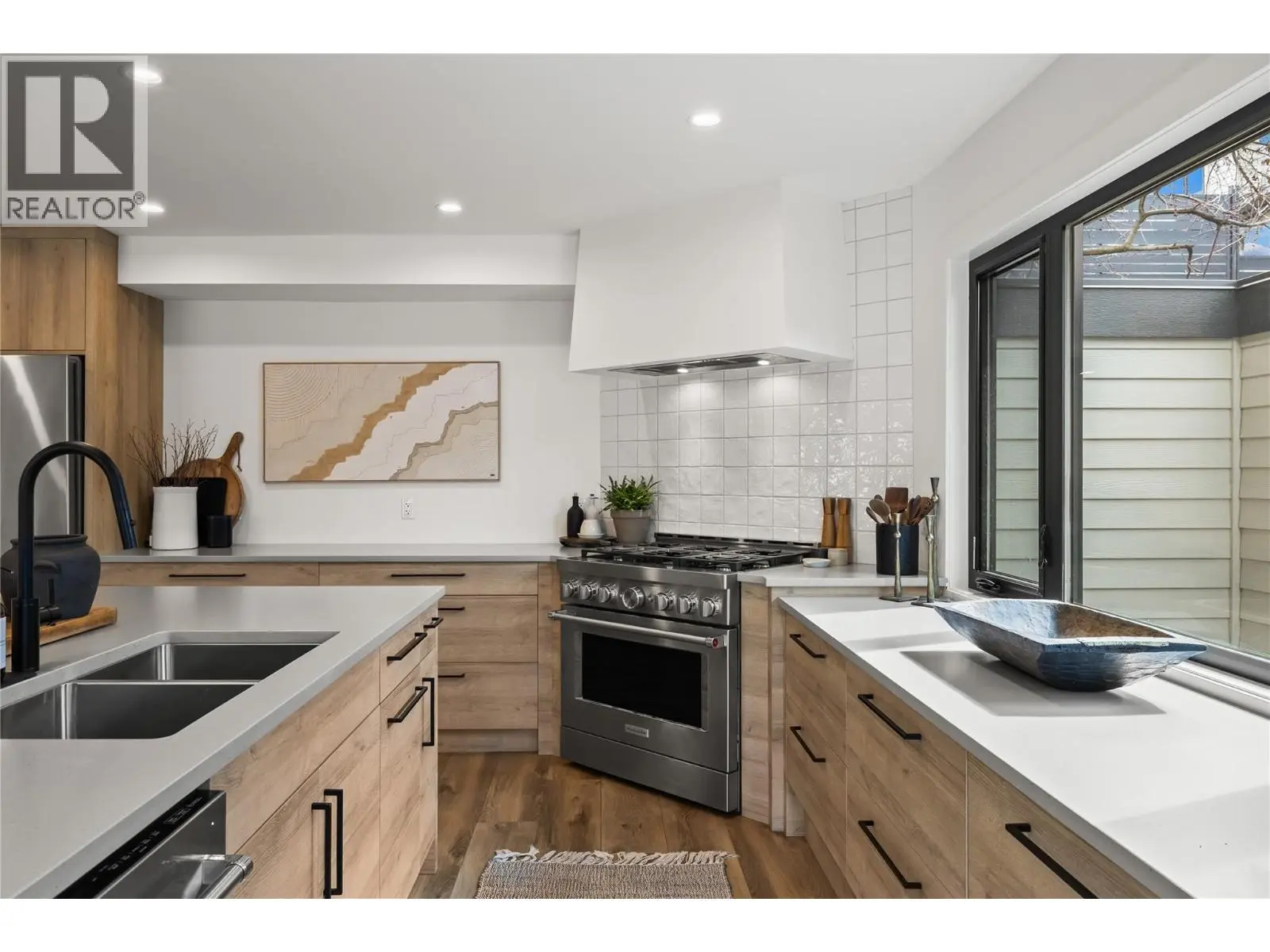 2831 Abbott Street. Kelowna, British Columbia