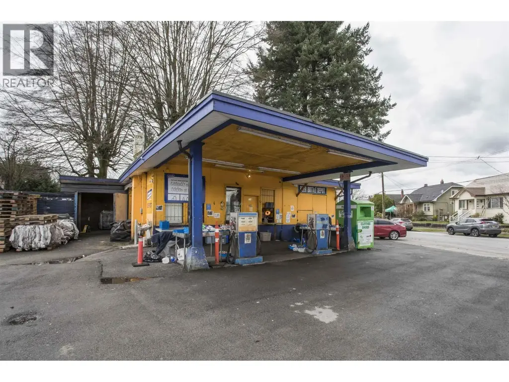 916 Eighth Street, New Westminster