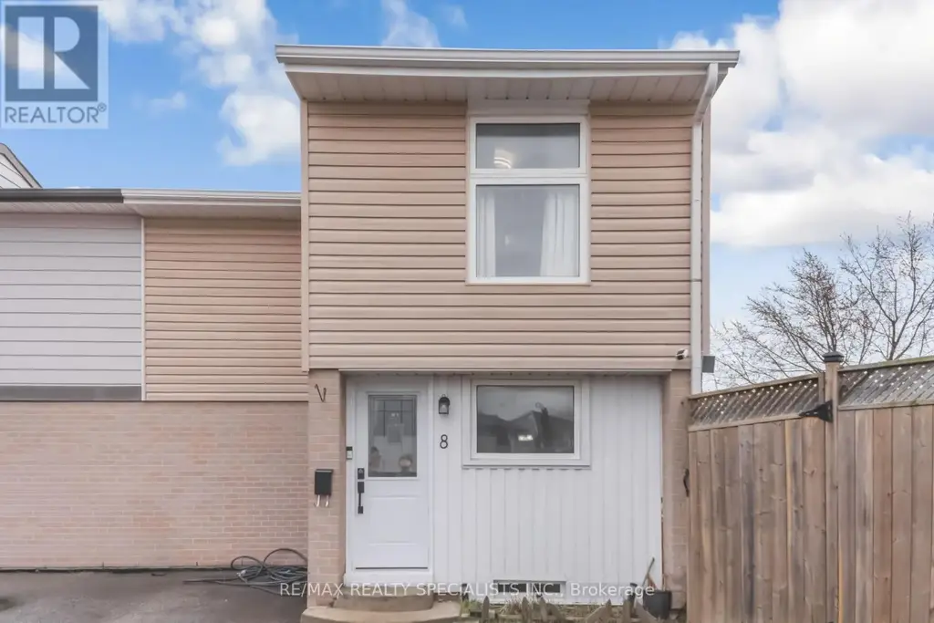 8 Grantbrook Court, Brampton (Northgate)
