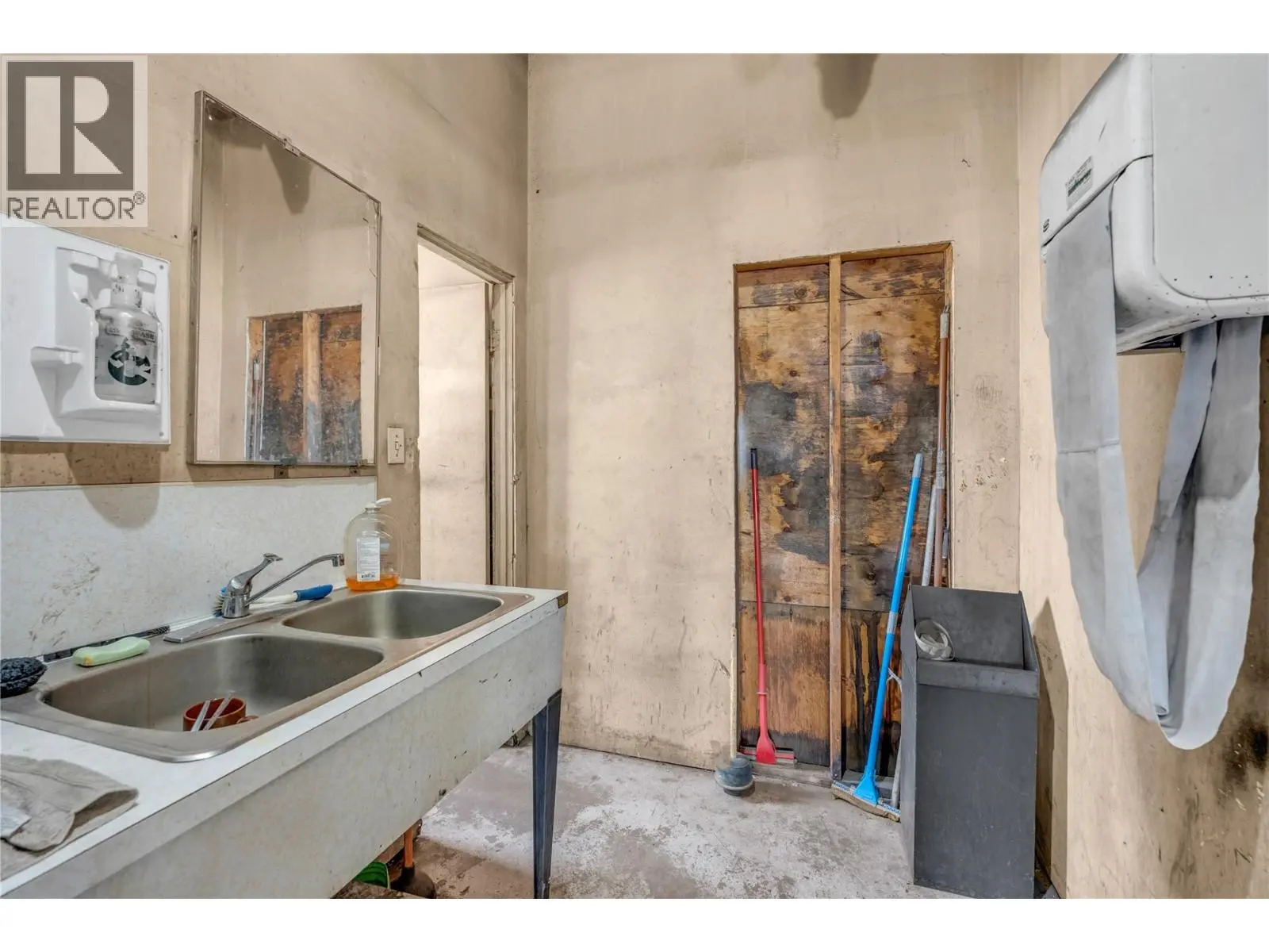 15817 Logie Road. Summerland, British Columbia