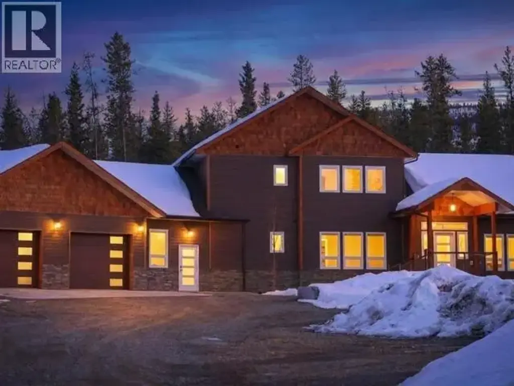 216 Old Alaska Hwy, Whitehorse North