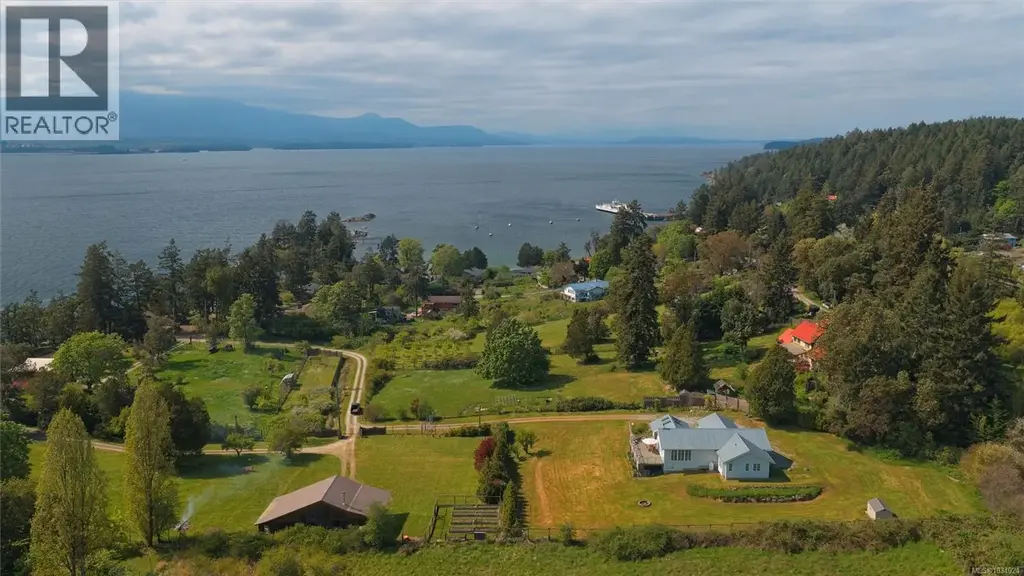 146 Tantramar Dr, Salt Spring