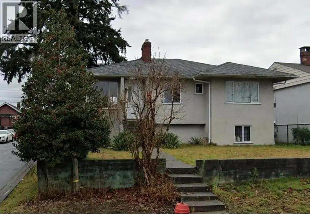3507 Monmouth Avenue, Vancouver