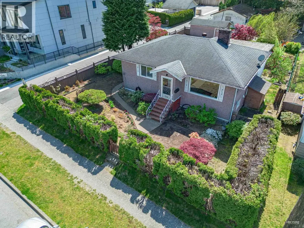704 Smith Avenue, Coquitlam