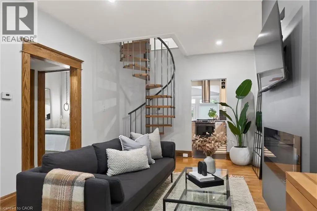 105 Highland Avenue, St. Catharines