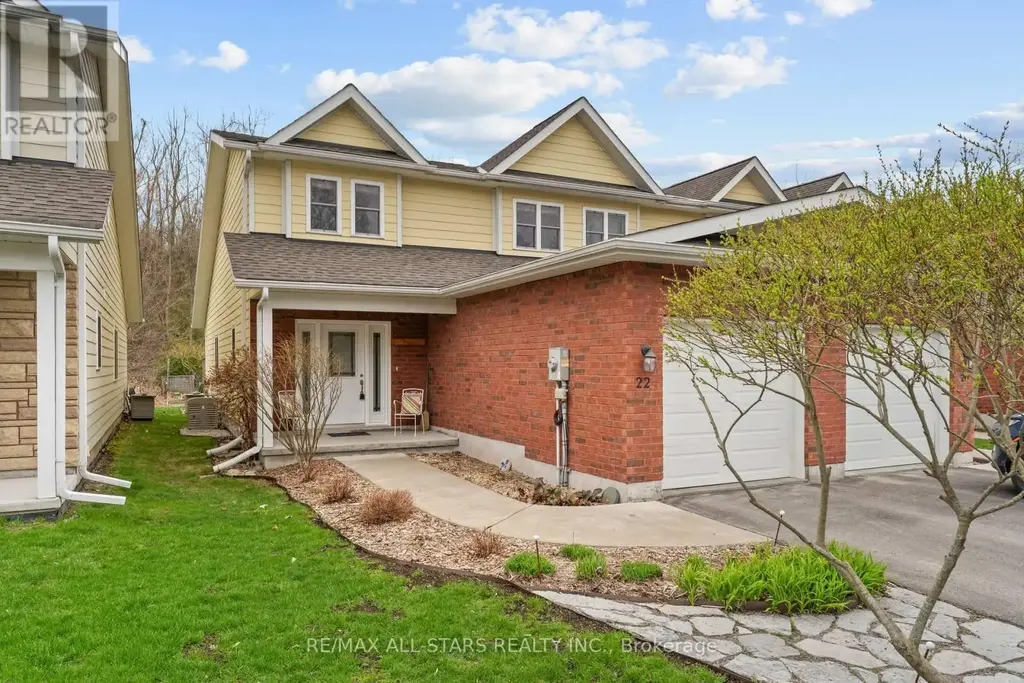 22 Deane Street, Kawartha Lakes (Fenelon Falls)