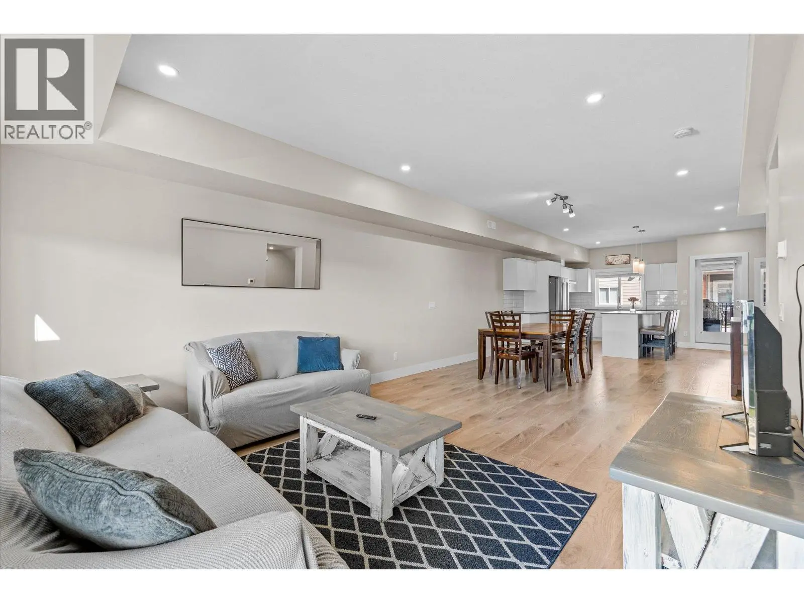 255 Taylor Road Unit# 17. Kelowna, British Columbia