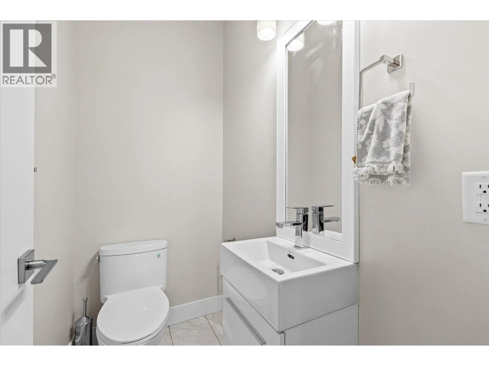 255 Taylor Road Unit# 17. Kelowna, British Columbia