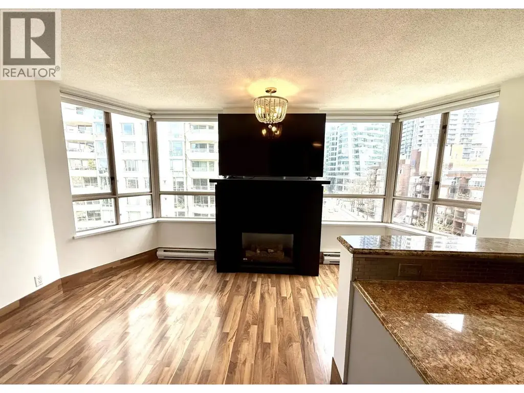 1007 1003 Pacific Street, Vancouver
