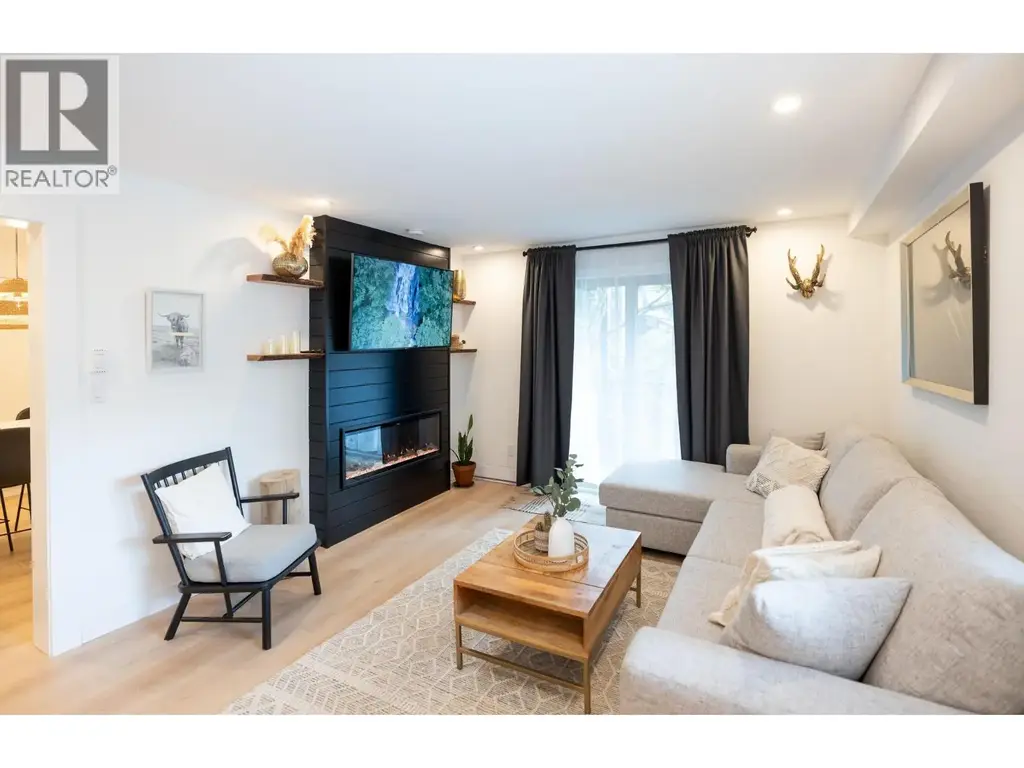 100 2021 Karen Crescent, Whistler