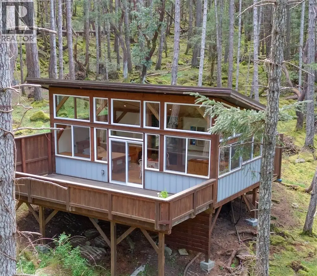 221 Sockeye Dr, Mudge Island