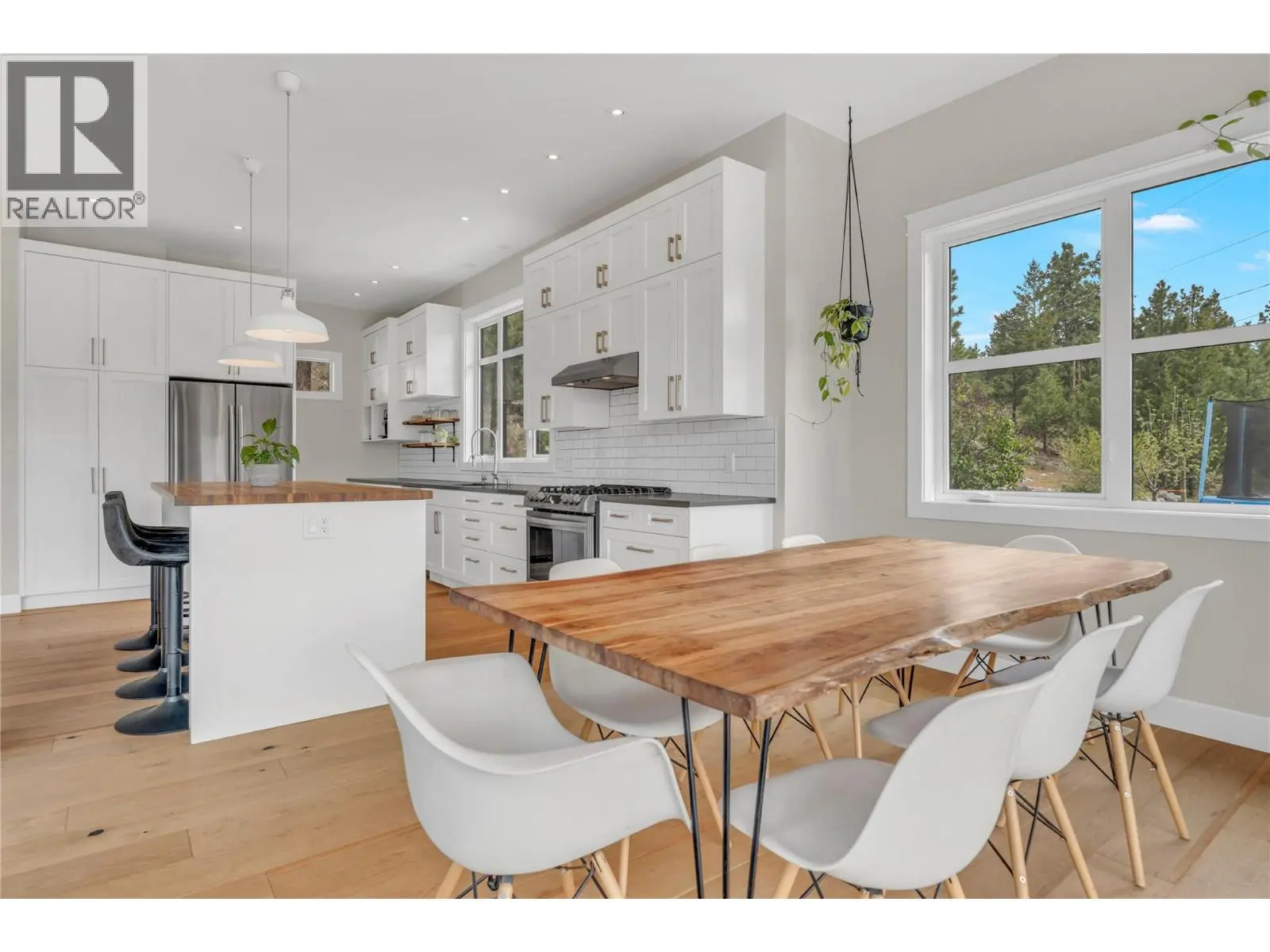 8388 Princeton Summerland Road. Summerland, British Columbia