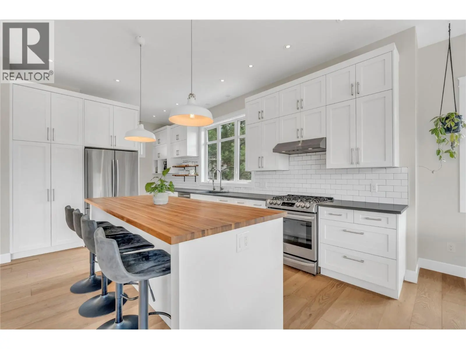 8388 Princeton Summerland Road. Summerland, British Columbia