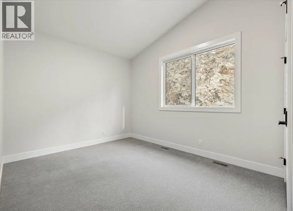 1221 Lone Pine Drive. Kelowna, British Columbia