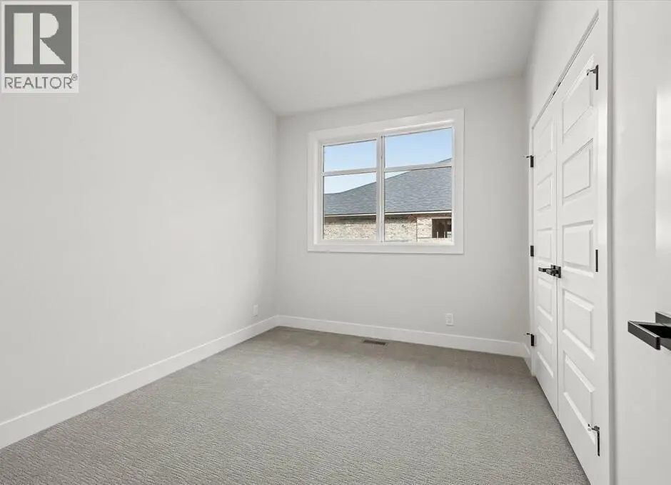 1221 Lone Pine Drive. Kelowna, British Columbia