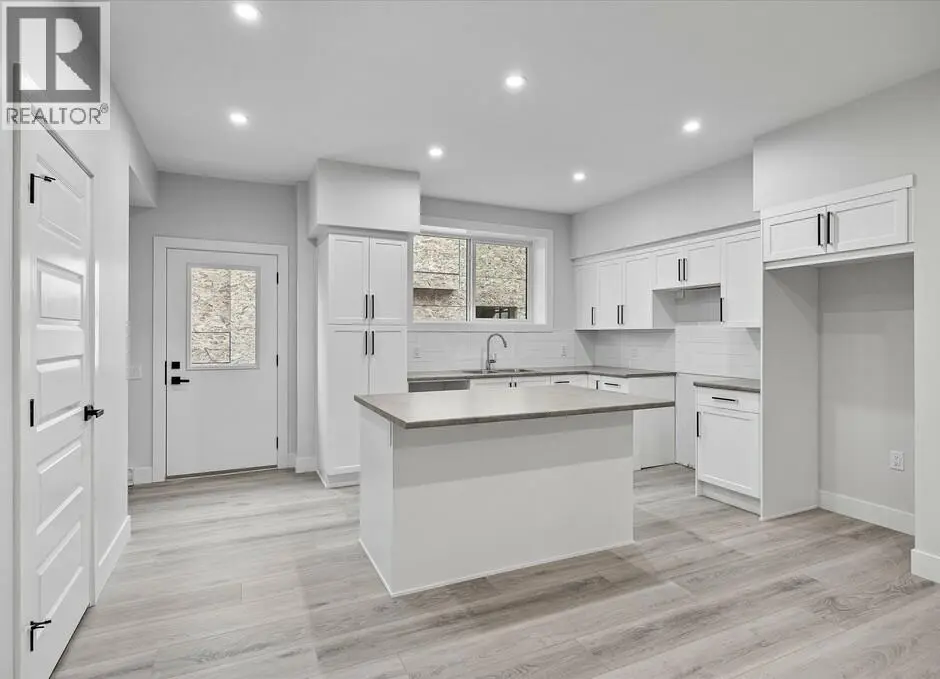 1221 Lone Pine Drive. Kelowna, British Columbia
