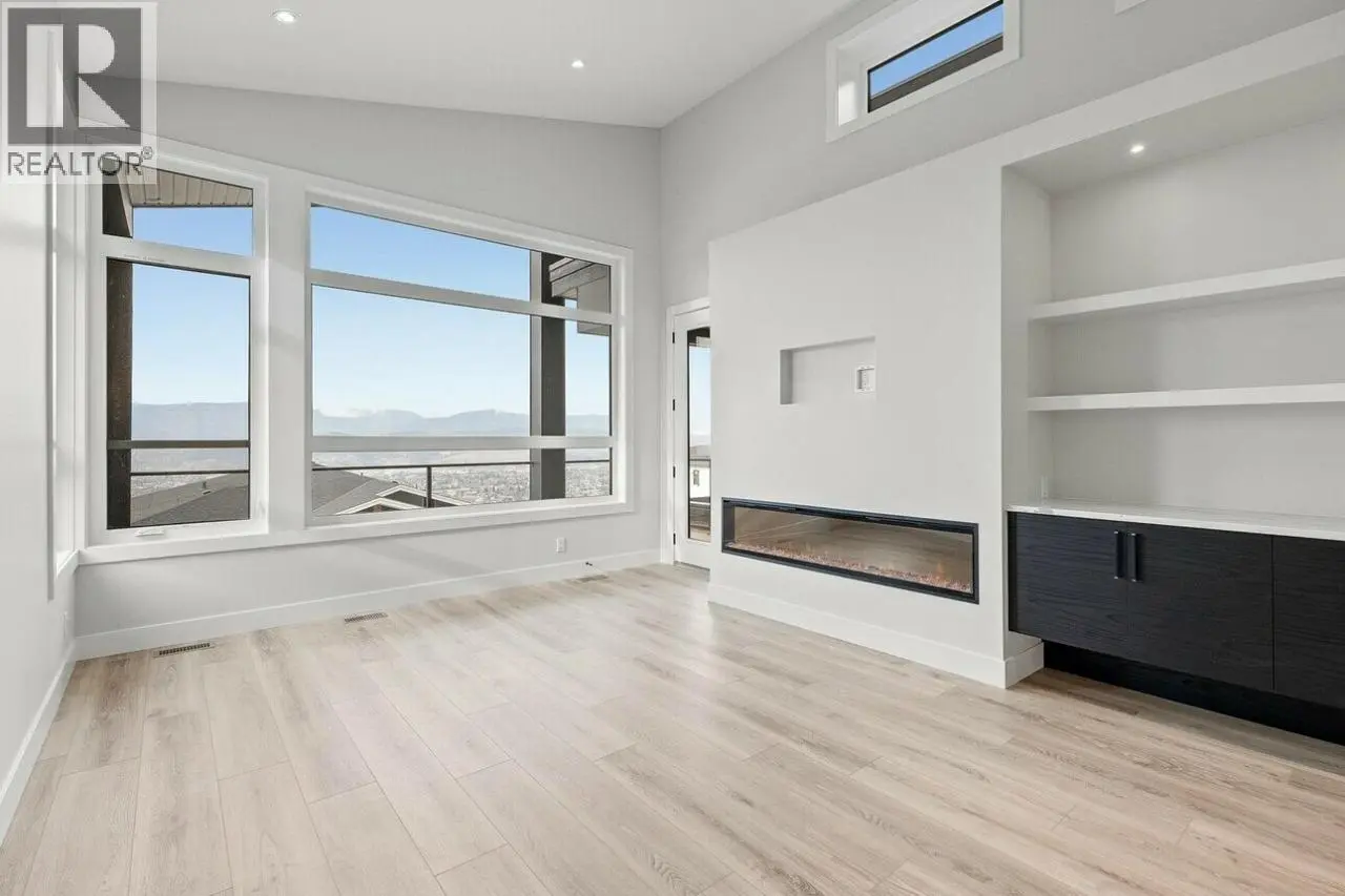 1221 Lone Pine Drive. Kelowna, British Columbia