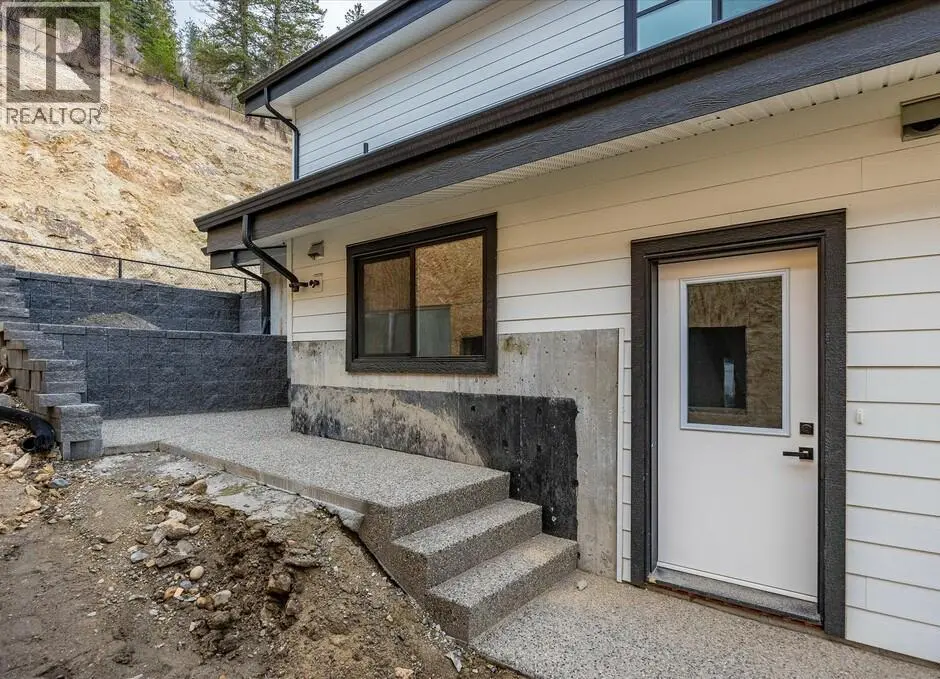 1221 Lone Pine Drive. Kelowna, British Columbia