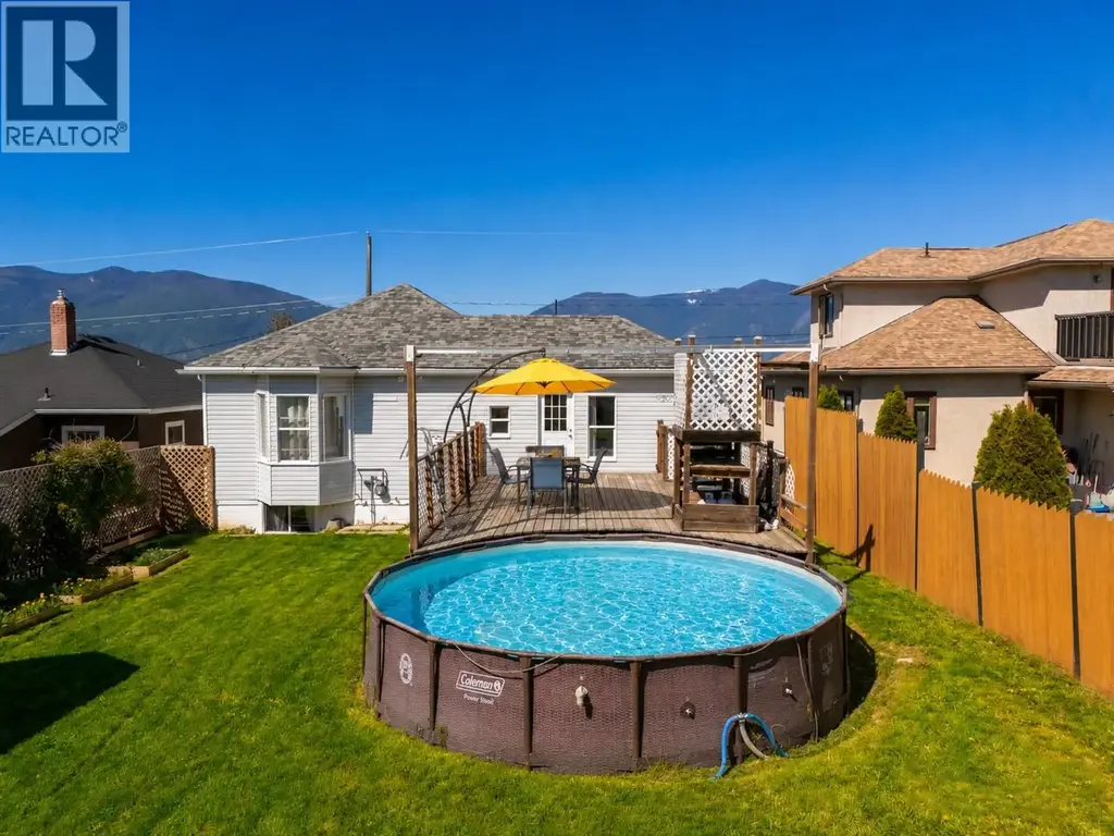 432 9th Avenue S, Creston