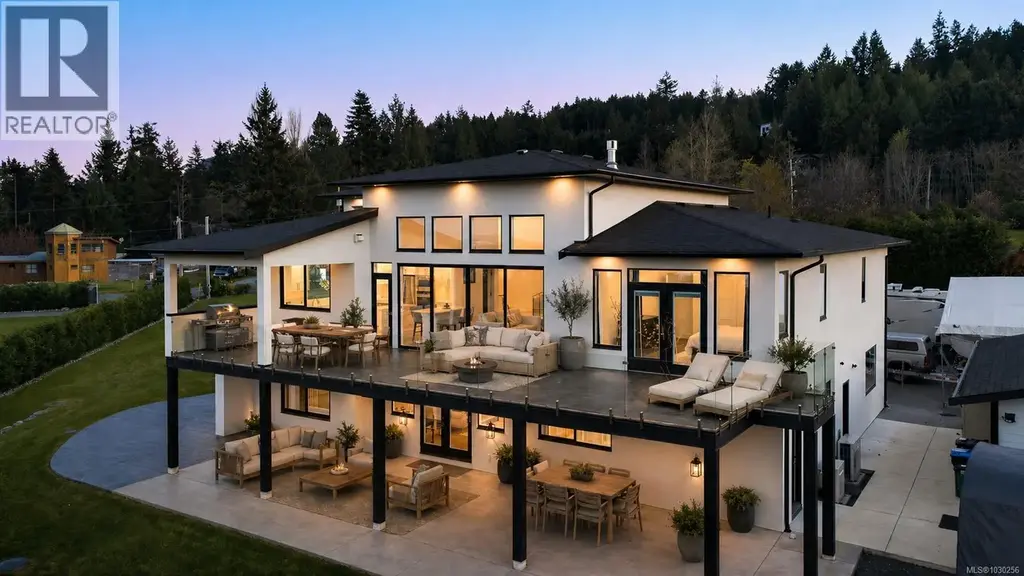 755 Butterfield Rd, Mill Bay